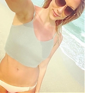 Filename=beachbabeselfie.jpg
Filesize=50KiB
Dimensions=481x602
Date added=Jan 06, 2022 beachbabeselfie.jpg